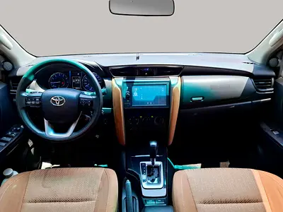 صورة 9 لـ 2022 Toyota FORTUNER
