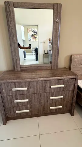 Wood-effect 6-Drawer Dresser with Mirror - Good Condition