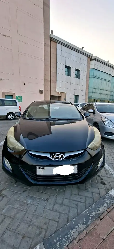 Hyundai Elantra 2014 — photo 1 of 7