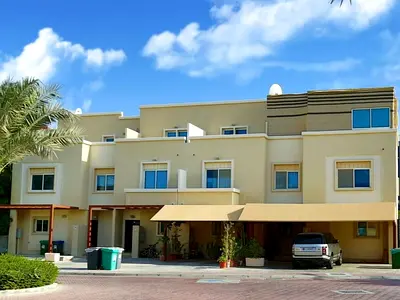 Vacant Townhouse| Private Garden| Spacious Layout