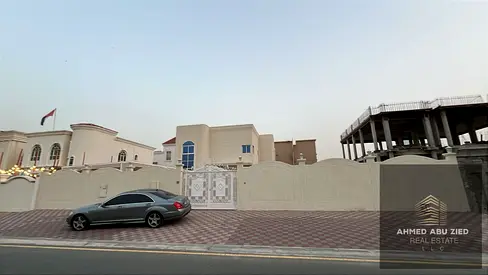 For rent in Al Raqaib, Ajman: A luxurious, brand-new villa featuring 4 bedrooms, a majlis, a living