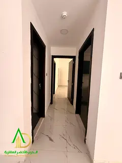 Distinctive view + spacious layout + close to all amenities and major exits + family-friendly buildi
