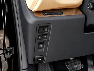 صورة 14 لـ 2025 Lexus LM-SERIES