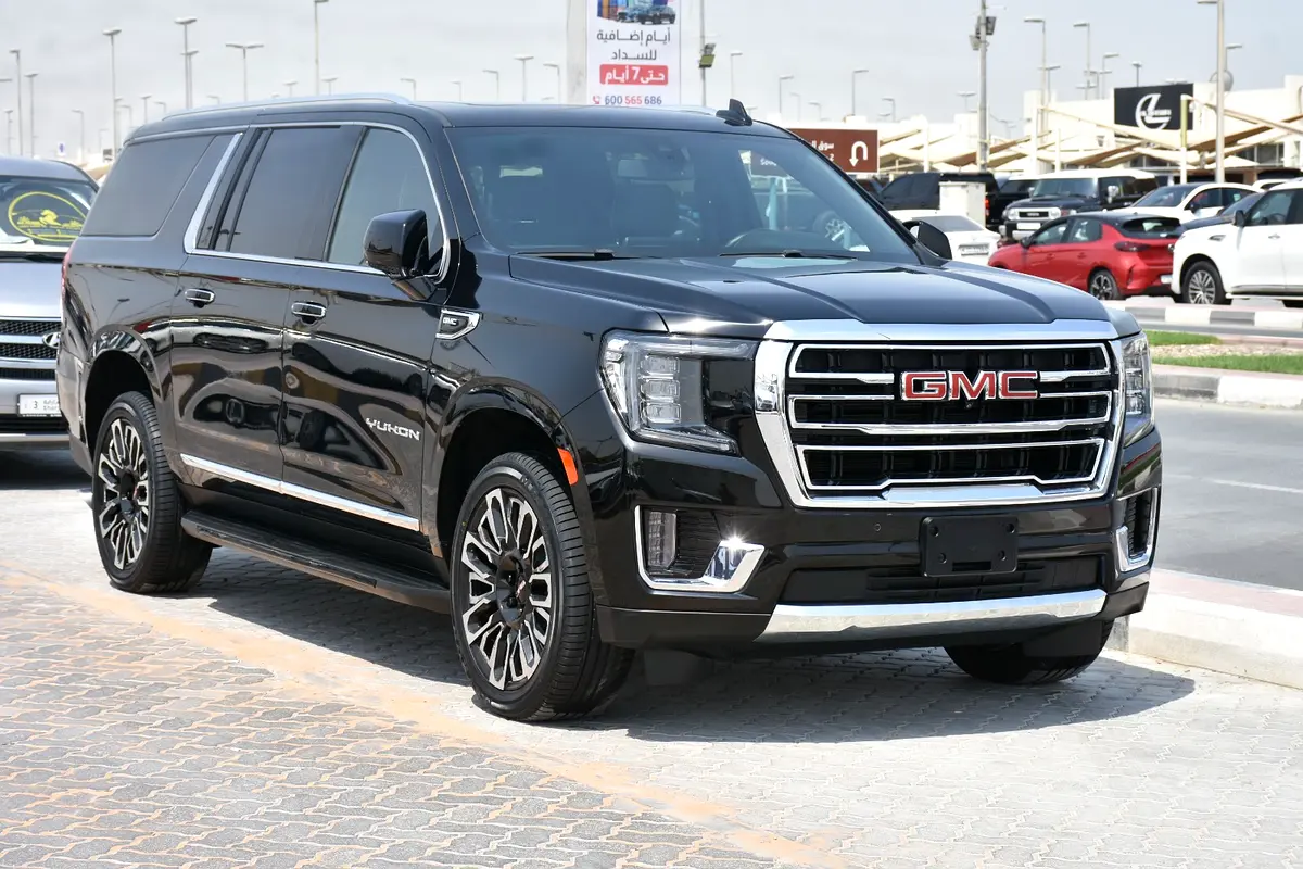 GMC Yukon 2022 — photo 1 of 16