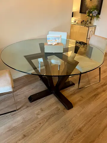 Natuzzi round glass table with wood stand, Italian made.
