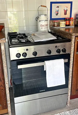 Siemens Gas Cooking Range HG2L10B51M 60x60cm, 4 Burner, 71L, Stainless Steel