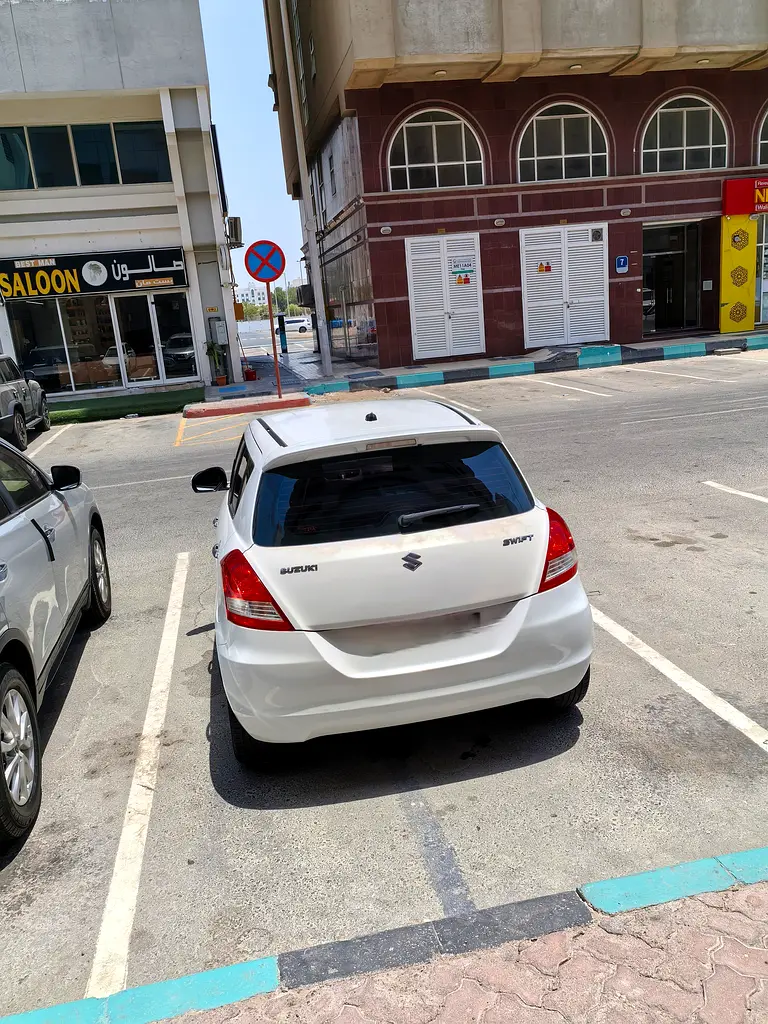 Suzuki Swift 2013 — photo 1 of 12