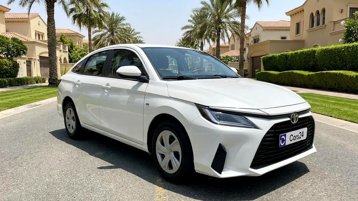 Toyota Yaris 2023 — photo 1 of 13