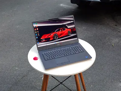 Dell Precision 7760 - RTX 5000 16GB - Core i9 - 32GB RAM | Powerful Gaming + Workstation