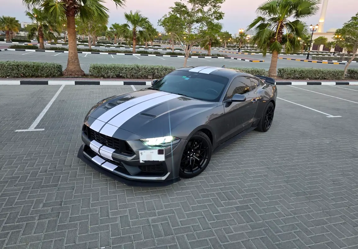 Ford Mustang 2021 — photo 1 of 16
