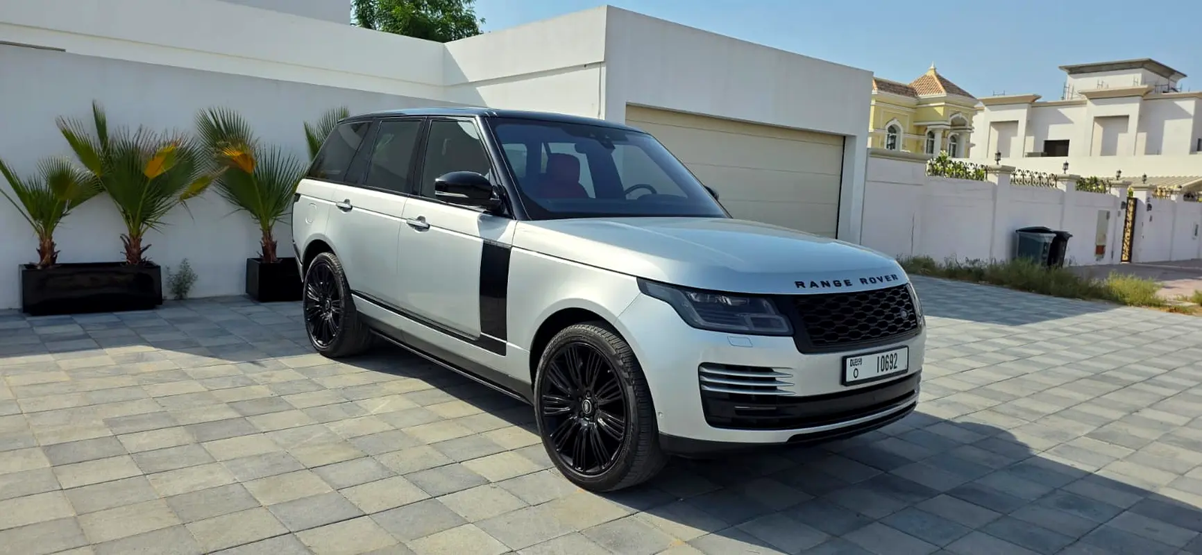 Land Rover Range Rover 2020 — photo 1 of 17