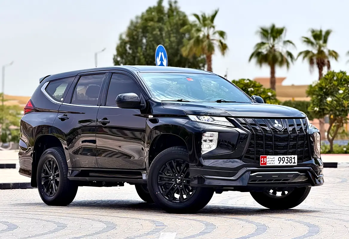 Mitsubishi Montero Sport 2022 — photo 1 of 16
