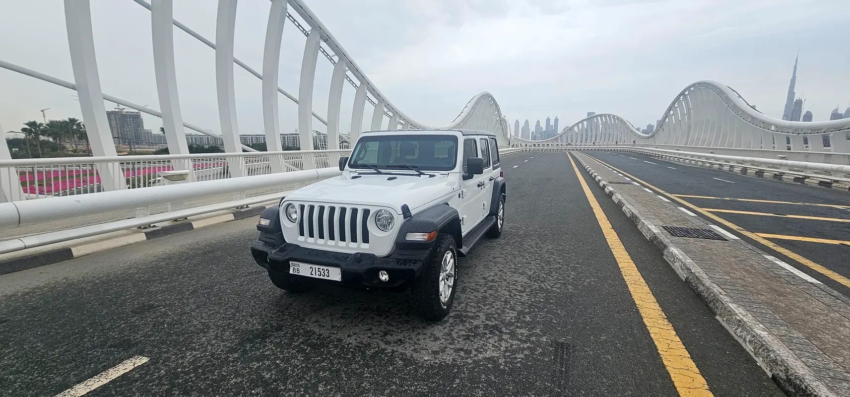 Jeep Wrangler 2023 — photo 1 of 1