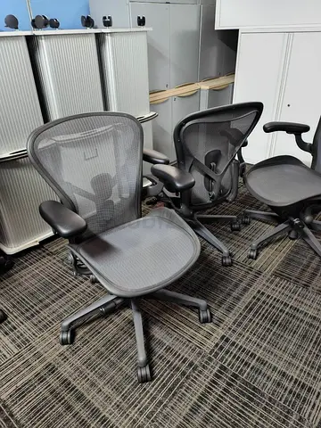 New Stock Piece Remastered Herman Miller Aeron Chair Fully Adjustable Graphite Size B