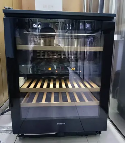 Miele Built-in wine fridge dual temperature bottle capacity 40