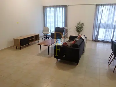 Vacant Soon - 2 Bedroom With Store - High Floor - Metro