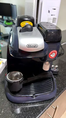 DeLonghi Compact Espresso/Cappuccino Machine EC9- great working condition