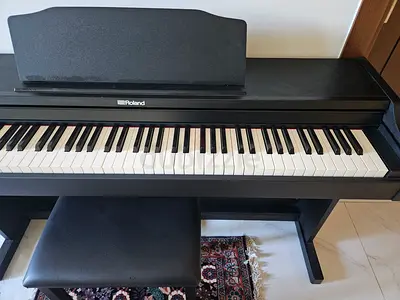 Roland RP102 digital piano