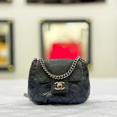 Chanel Small black quilted shoulder bag with chain strap