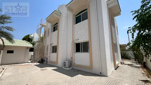 فيلا 3 غرف حديقة وباركن 5 سيارات بالعزرة