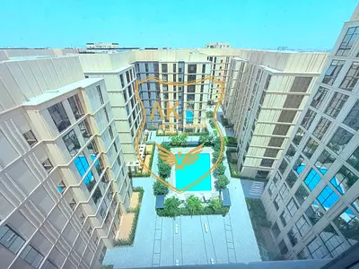 Spacious 3BHK With Balcony on Prime Location Just 100K