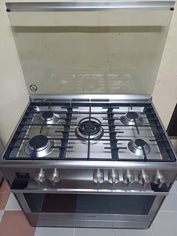 Bosch series 8 top gas/ electric oven stove 90x60cm