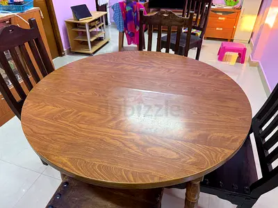 Solid Wood Round Dining Table (Circular Size Adjustable) - Good Condition
