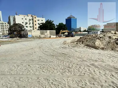 فرصة استثمارية نادرة | أرض سكنية استثمارية للبيع في ليوارة 1 – عجمان أرض زاوية على 3 شوارع | تصريح بناء أرضي + طابقين | موقع استراتيجي مميز