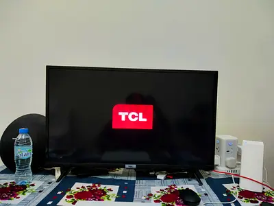 TCL 32-inch Android LED TV - Working Condition. But auto turn on and off issue.
