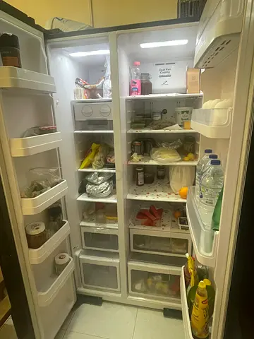 Side-by-side Refrigeraror in Excellent Condition- 2.5 yrs old - urgent sell