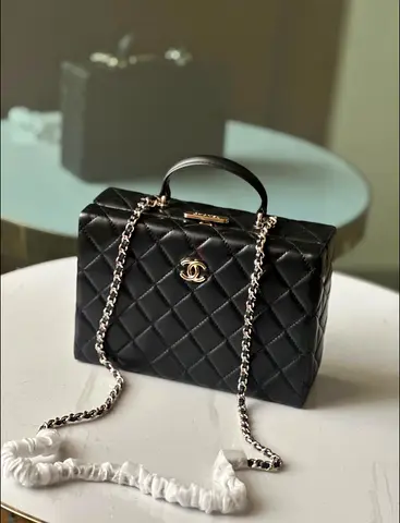 Channel lady bag