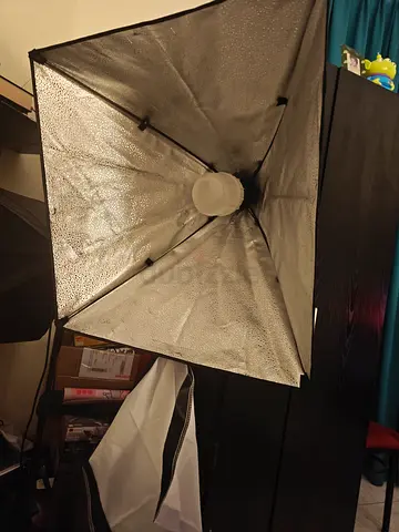 Studio Lights + Tripod