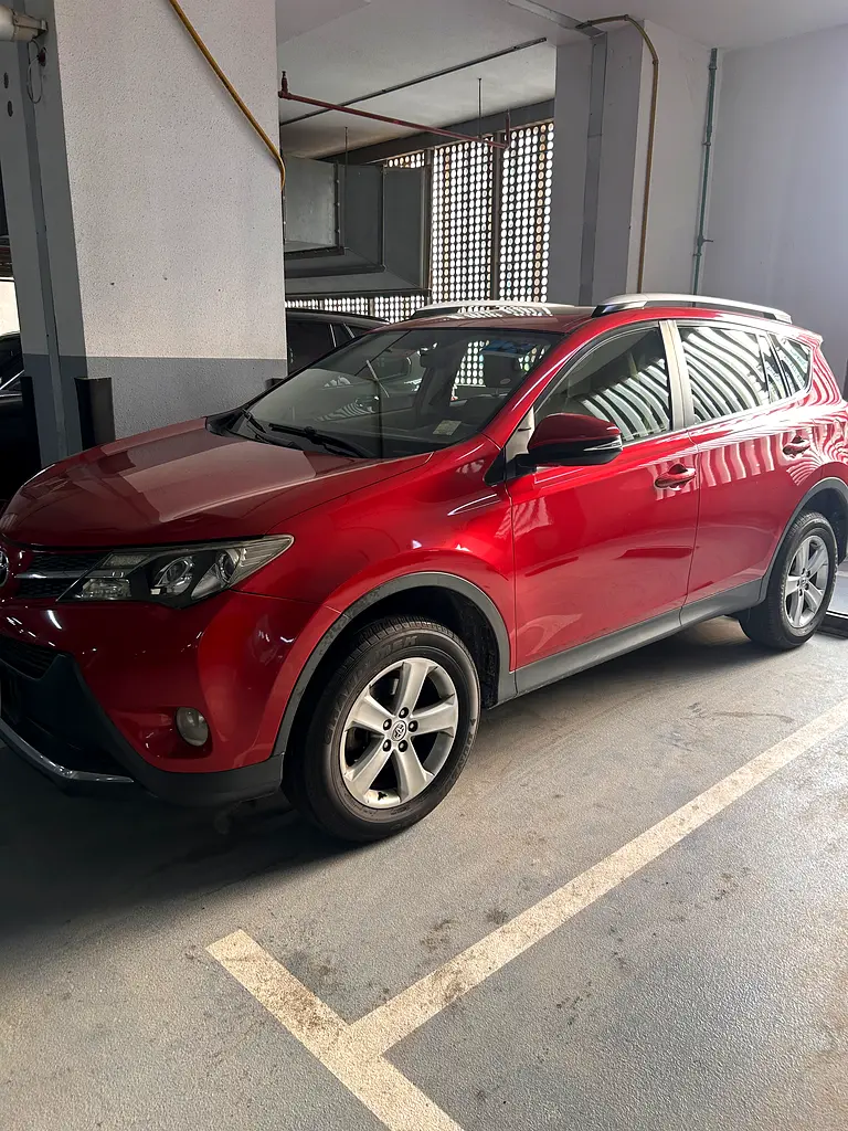 Toyota Rav 4 2013 — photo 1 of 1