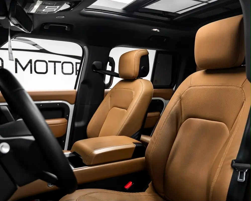 Land Rover Defender 2025