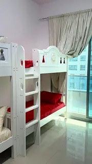 Ladies Bed Space - 3 to 4  mint to DMCC Metro