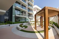 Studio Apartment | Garden View | Corner