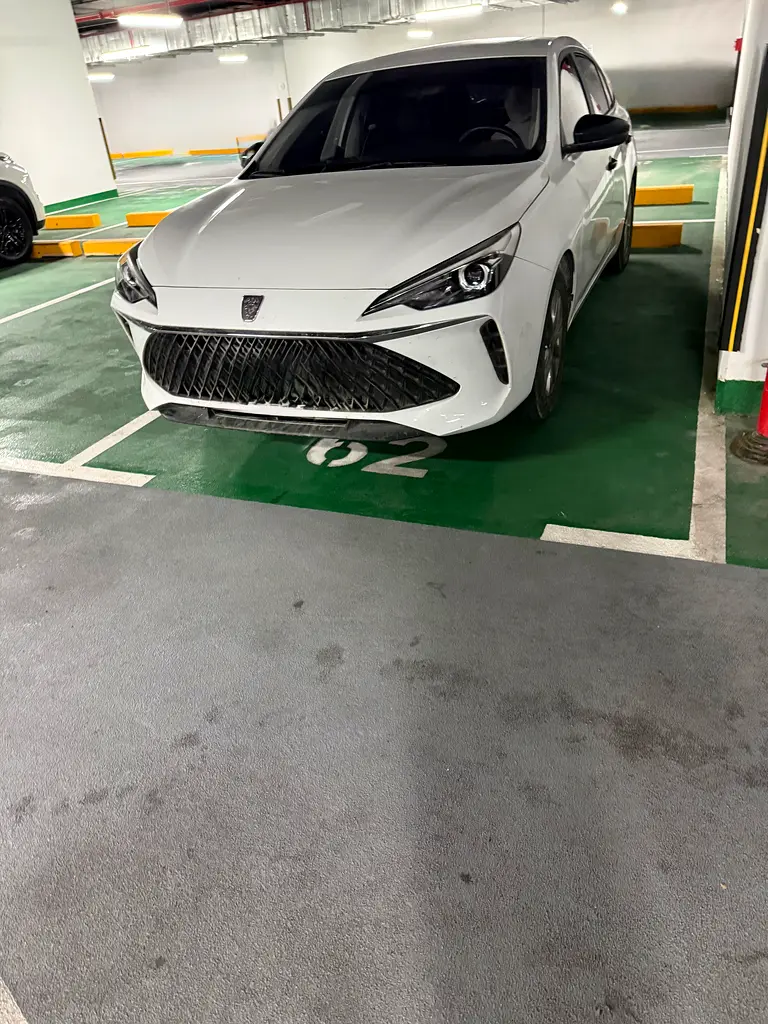 Roewe i5 2024 — photo 1 of 7