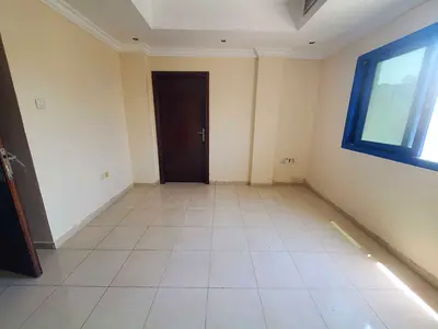 Lavish 1bhk good building near safari mall rent in just 28k