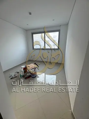شقة غرفة وصالة بمنطقة الخان صيانة مجانية على المالك - باركن ترابي - كاميرات مراقبة - موقع مميز - سكن عائلات