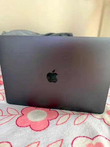 Space Gray Apple MacBook Air M1 (new) - excellent never used