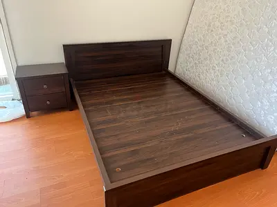 Queen bed