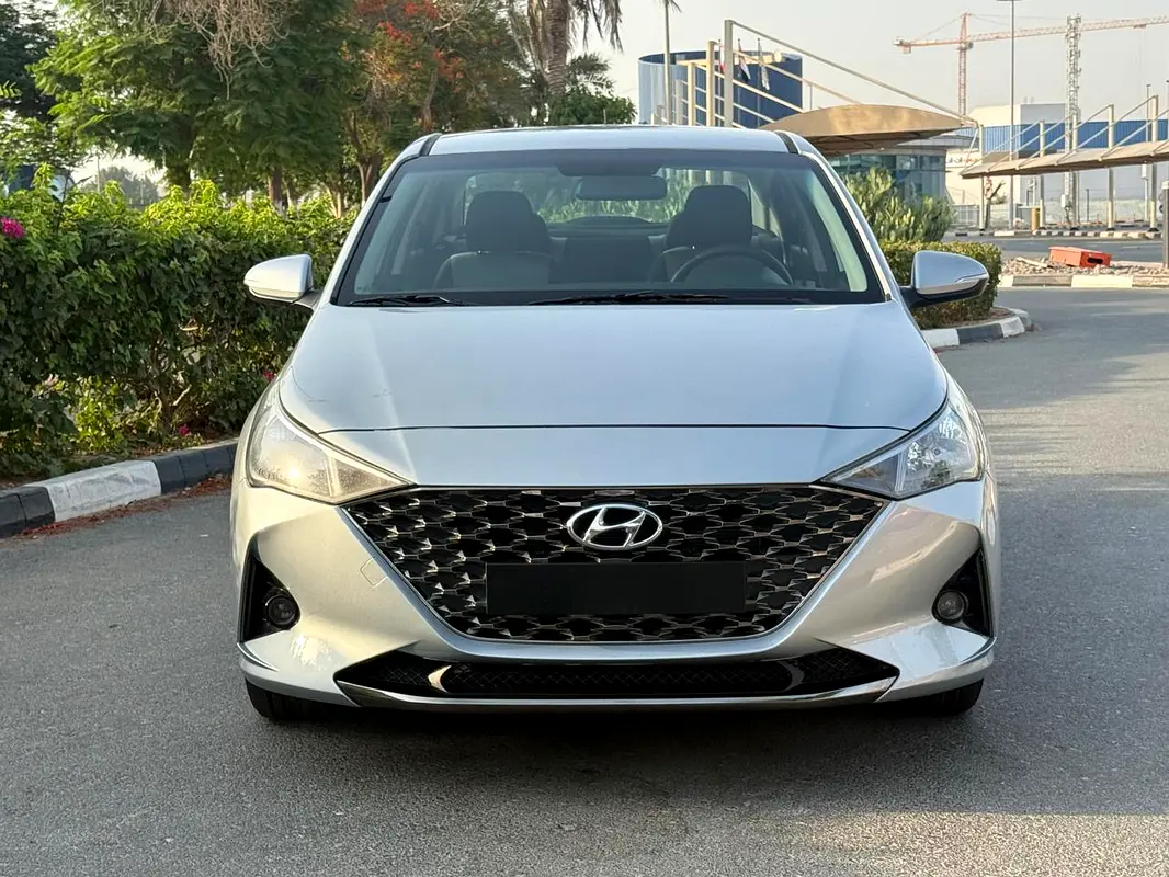 Hyundai Accent 2022 — photo 1 of 9