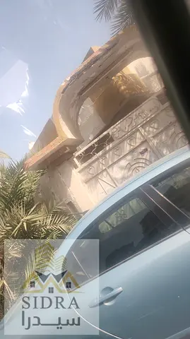 للبيع فيلا كورنر موقع مميز مساحة ٣٦٠٠ قدم