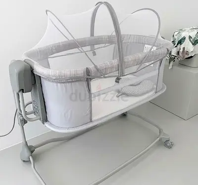 Alfredo mustela bassinet brand new
