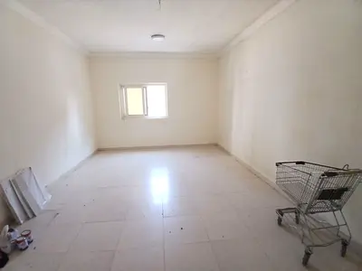 Lavish studio good building near muwailah bus stop rent in just 23k
