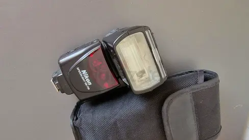 Nikon Speedlight External Flash with Carry Case - Working Condition