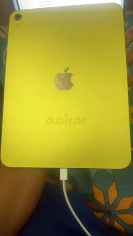 Yellow Apple iPad 11th gen (A16) - 128gb - with apple care plus till june 2027