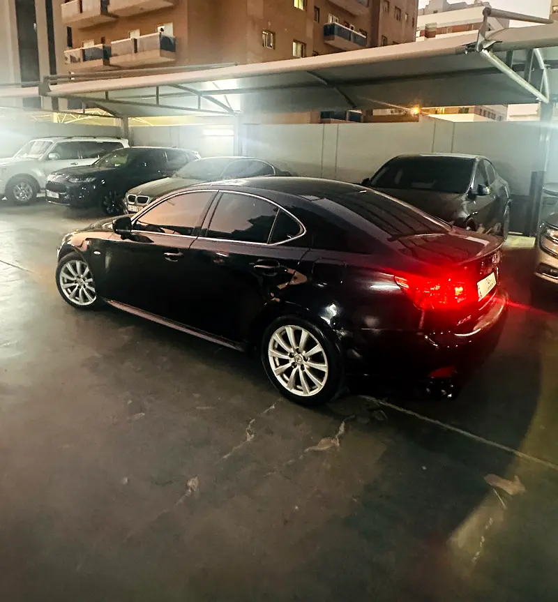 Lexus IS-Series 2008 — photo 1 of 11