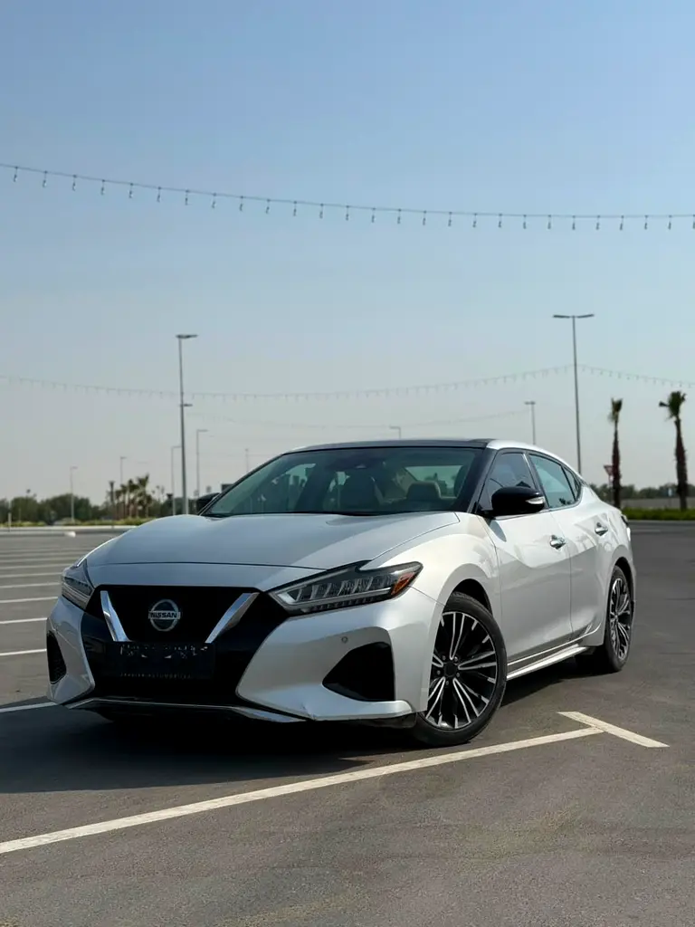 Nissan Maxima 2020 — photo 1 of 15