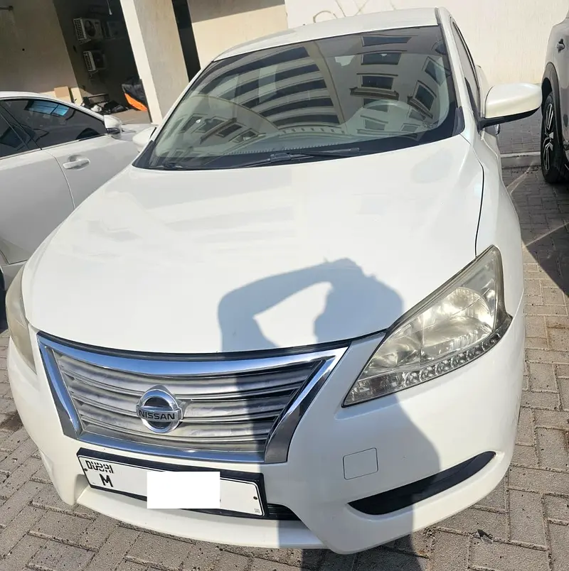 Nissan Sentra 2017 — photo 1 of 15